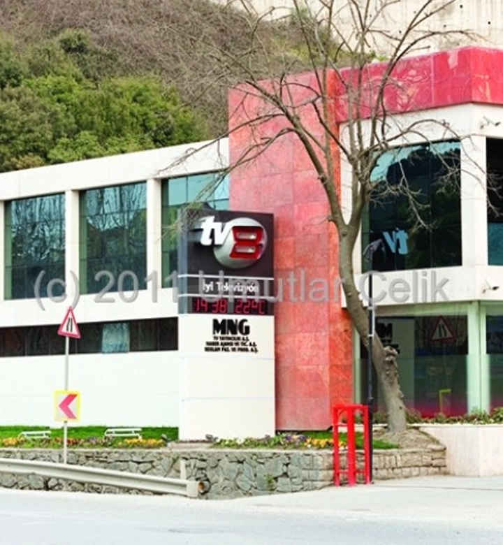 TV8 STUDIO